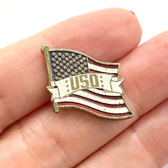Vintage USO White Ribbon On American Flag Gold Tone Lapel Collar Pin Back 3/4” - Picture 2 of 4